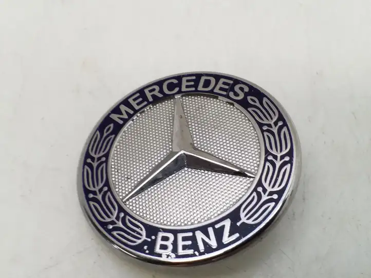 Mercedes-Benz C W204 (2007 - 2014) 2048170616 Эмблемы и надписи — фото 1