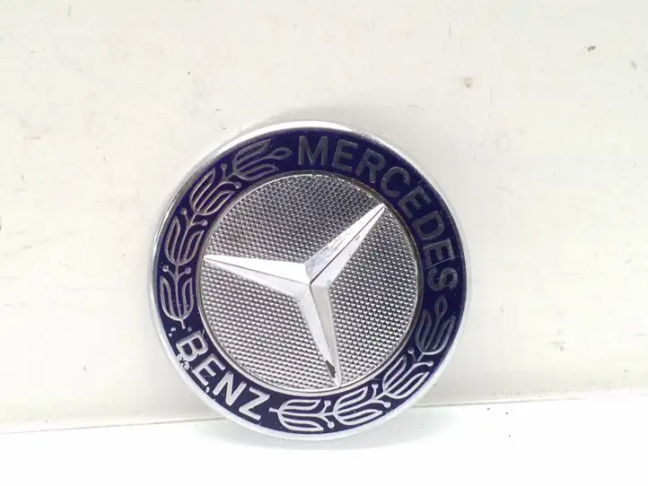 Mercedes-Benz C W204 (2007 - 2014) 2048170616 Эмблемы и надписи — фото 3