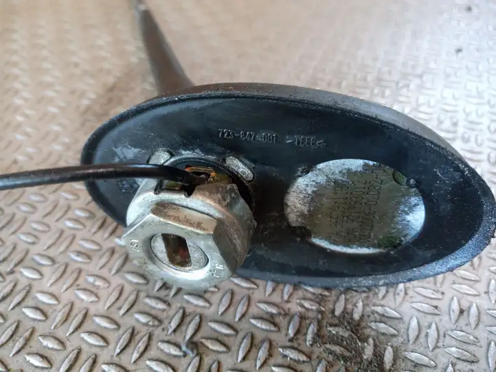 Peugeot 307 (2005 - 2008)  723847001 Антенна (антенна GPS)