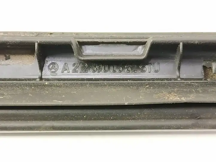 Mercedes-Benz E W212 (2009 - 2016) 2126900682 Накладка стоек лобового стекла — фото 5