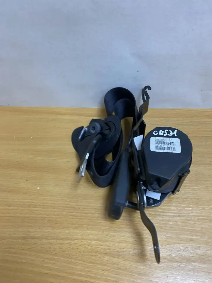 BMW X5 E70 (2006 - 2013)  606345601C Задний ремень безопасности