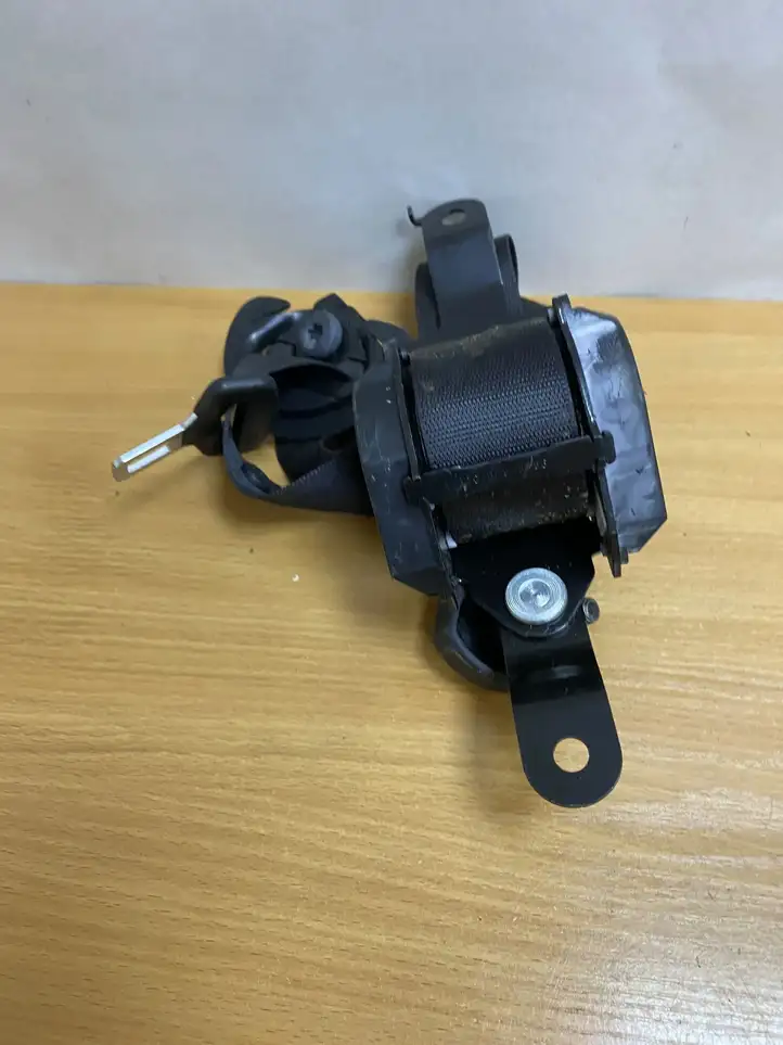 BMW X5 E70 (2006 - 2013)  606345601C Задний ремень безопасности