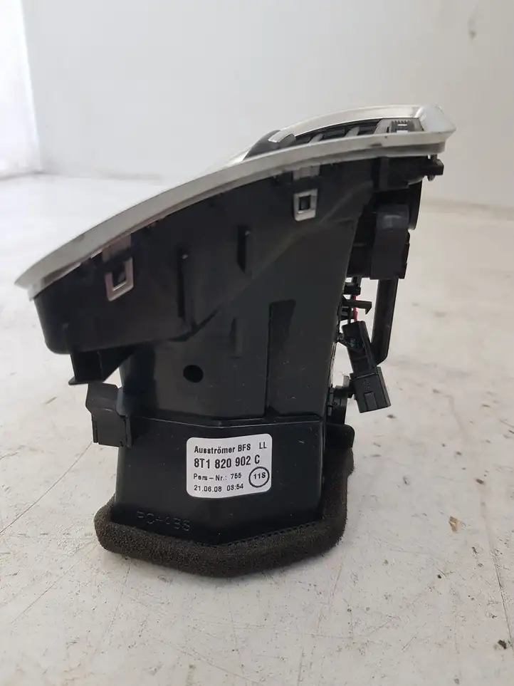 Audi A5 8T 8F (2007 - 2011) 8T1820902C Боковой воздушный дефлектор — фото 4