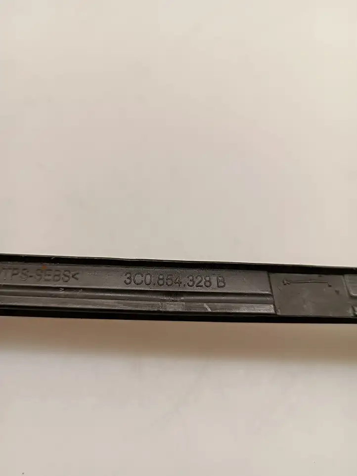 Volkswagen PASSAT B7 (2011 - 2014) 3C0854328B Накладка стоек лобового стекла — фото 4