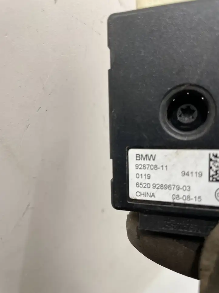 BMW 4 F32 F33 (2013 - 2017) 92870811 GPS антенна — фото 2