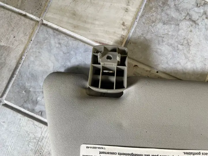 Ford Focus (2005 - 2008) 4U5A00014AB Солнцезащитный козырек — фото 4