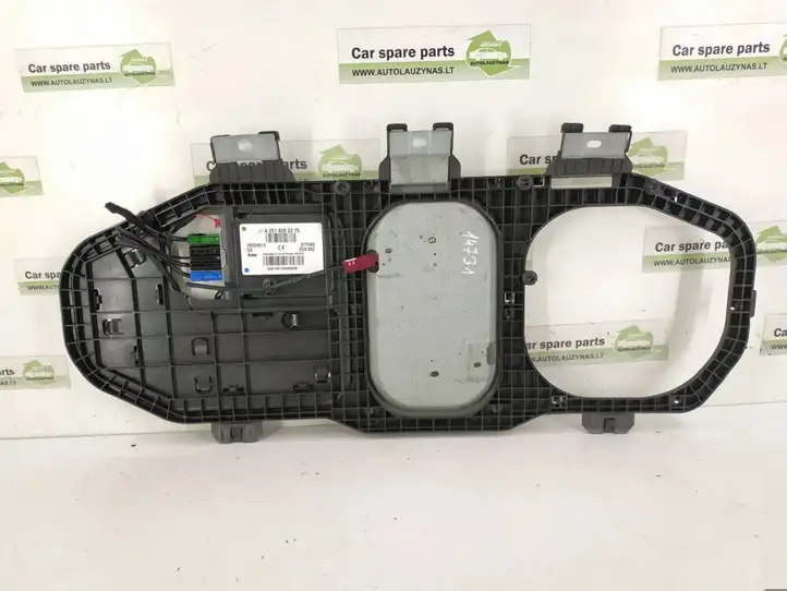 Mercedes-Benz R W251 (2005 - 2013) Радиоантенна — фото 3