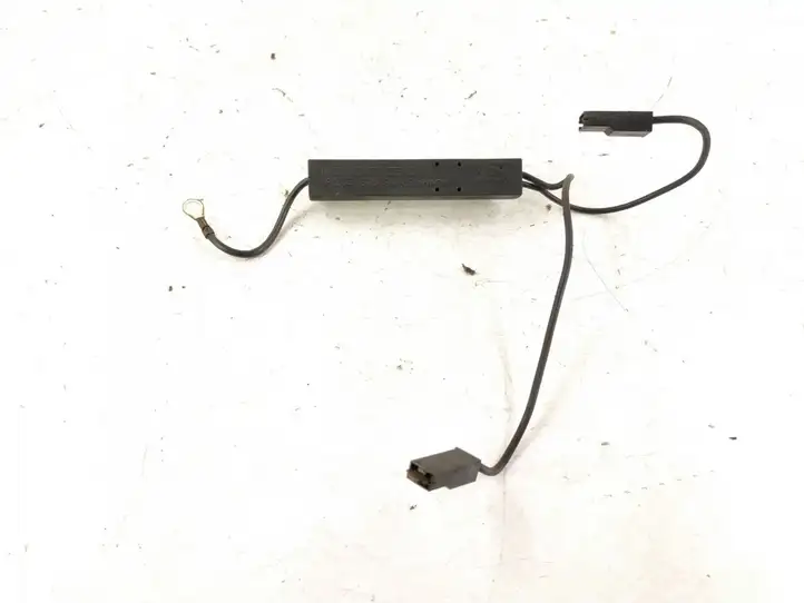 Mercedes-Benz CLK A209,C209 (2002 - 2009)   Радио антенна