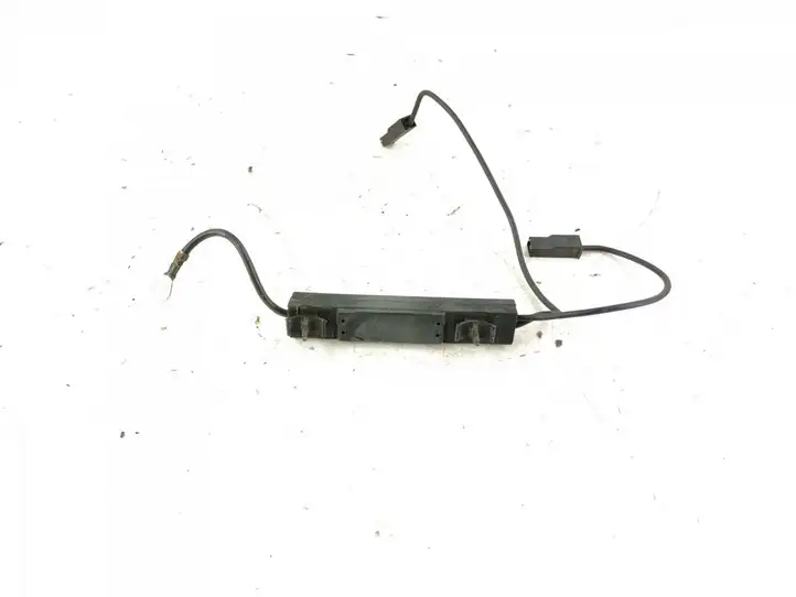 Mercedes-Benz CLK A209,C209 (2002 - 2009)   Радио антенна