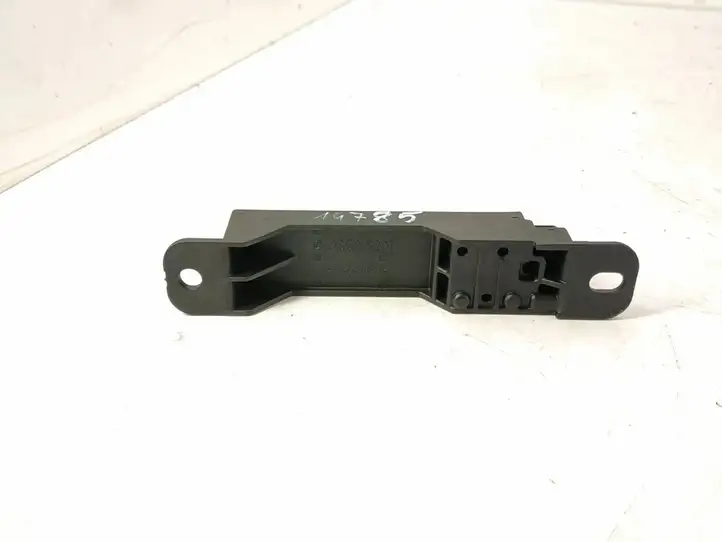 Mercedes-Benz C W205 (2014 - 2021)   Радио антенна