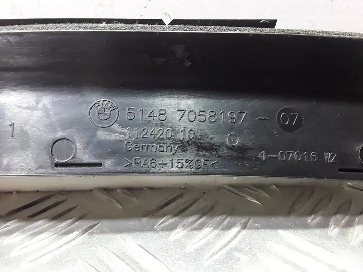 BMW X1 E84 (2009 - 2015) 51487058197 Накладка стоек лобового стекла — фото 3