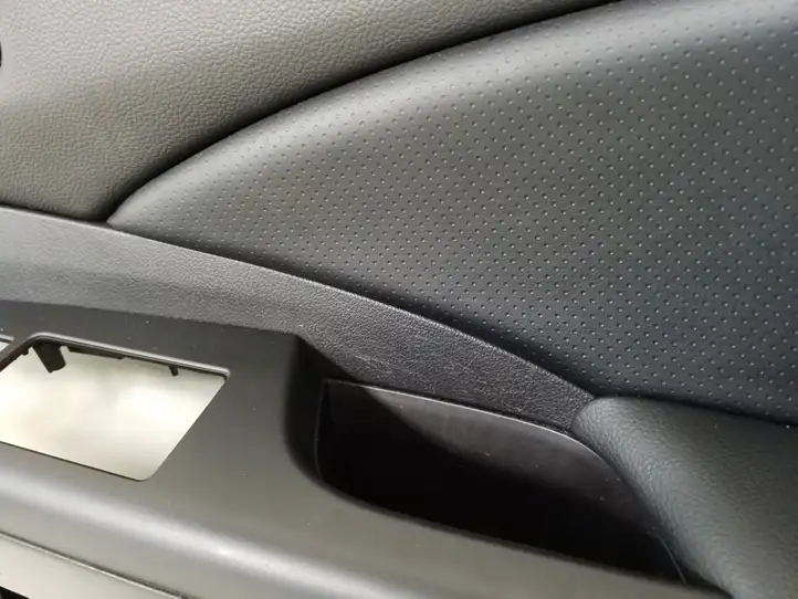 Honda CR-V (2012 - 2016) Обшивка передней двери — фото 5