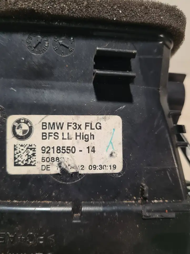 BMW 3 F30 F35 F31 (2012 - 2018) 9218550 Центральный воздушный дефлектор — фото 3