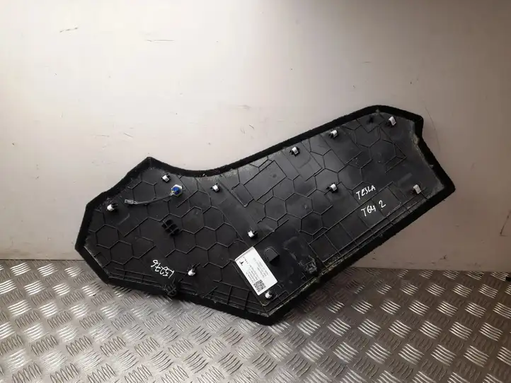 Tesla Model Y (2019 - 2024) 149306200C Нижняя отделка — фото 3