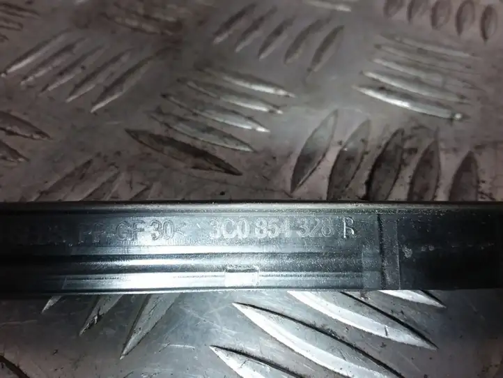 Volkswagen PASSAT B6 (2005 - 2010) 3C0854328B Накладка стоек лобового стекла — фото 3