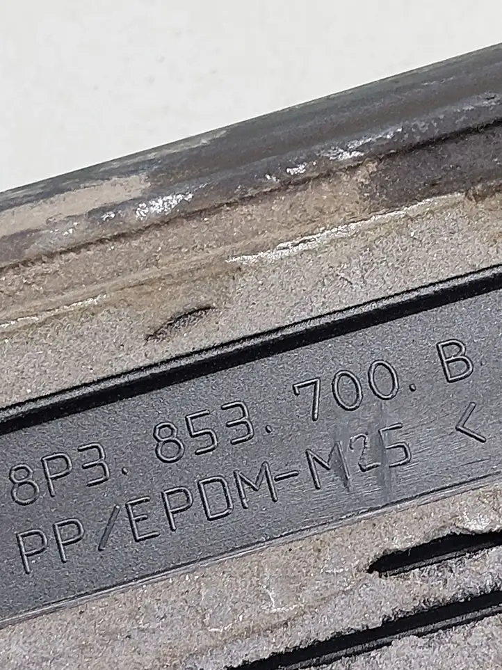 Audi A3/S3 8L (2000 - 2003) 8P3853700B Молдинг заднего крыла — фото 3
