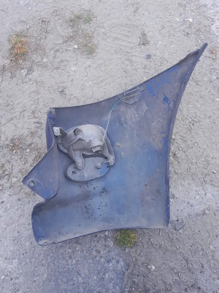 Toyota Yaris Verso (1999 - 2005) Молдинг заднего крыла — фото 2