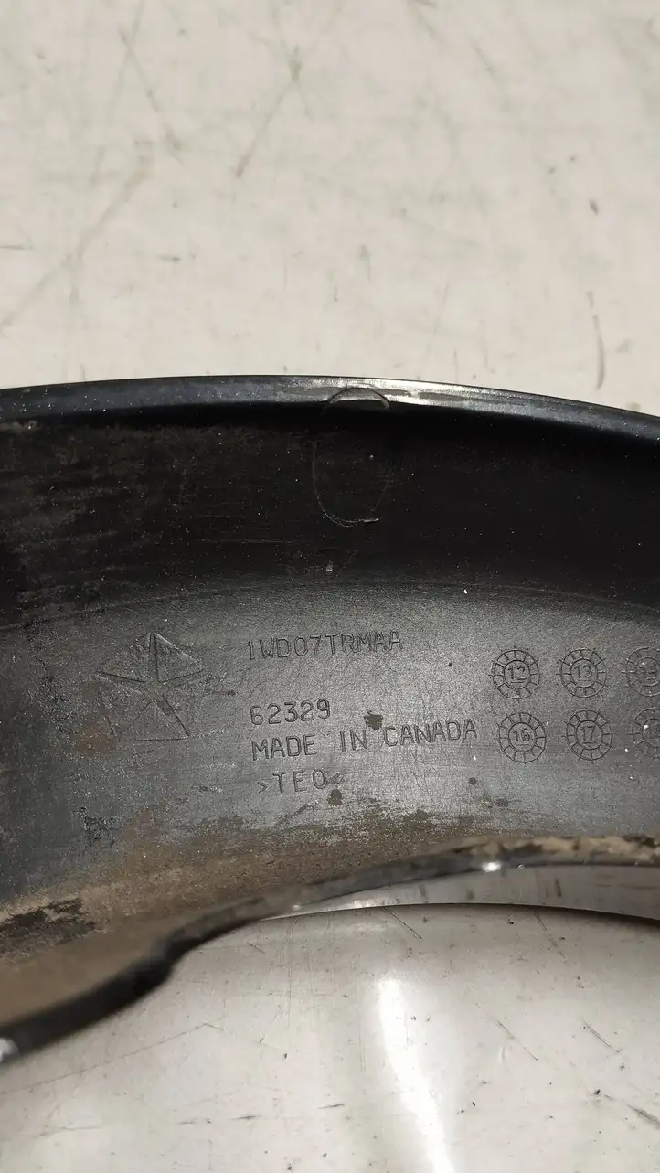 Jeep Grand Cherokee (2010 - 2021) 1WD07TRMAA Молдинг заднего крыла — фото 9