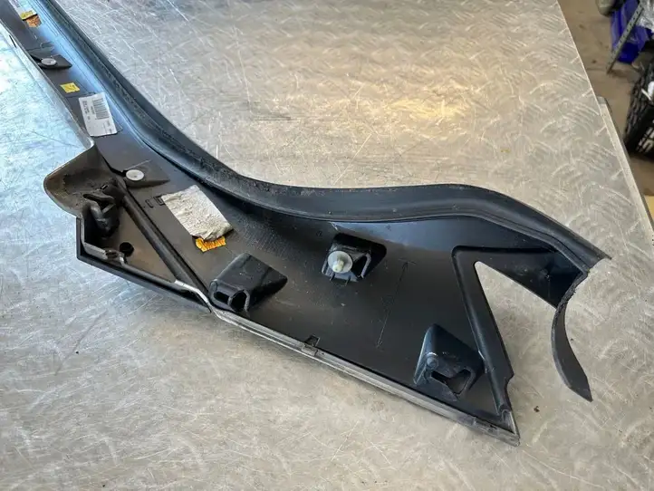Renault Scenic III - Grand scenic III (2009 - 2016) 768350002R Накладка стоек лобового стекла — фото 9