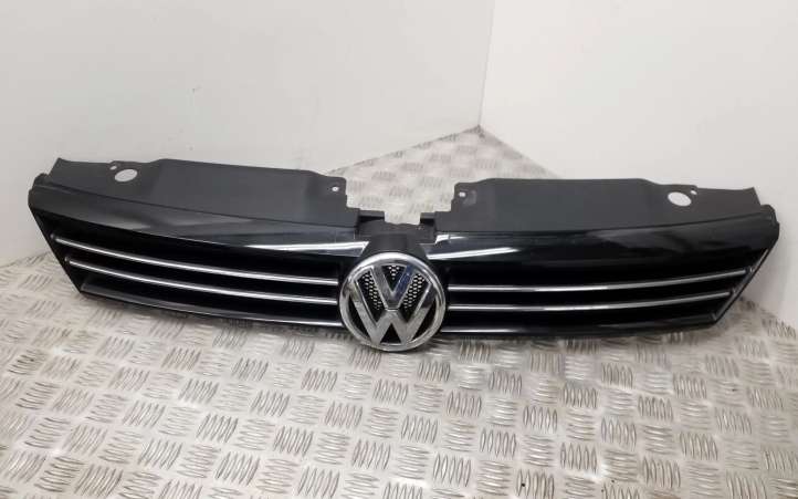 5C6853653 Volkswagen Jetta VI Grotelės priekinės