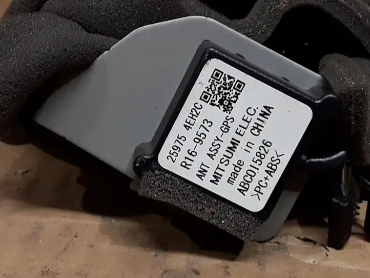 Nissan Qashqai (2013 - 2017) 259754EH2C GPS антенна — фото 2