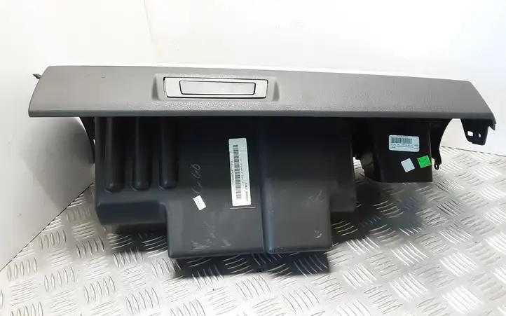 Chrysler Grand Voyager V (2007 - 2010) L0098889 Бардачок в сборе — фото 3