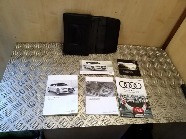 Audi A5 8T 8F (2011 - 2016) Руководство пользователя — фото 1
