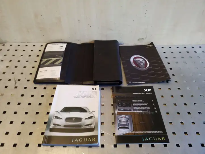 Jaguar XF X250 (2007 - 2015) Руководство пользователя — фото 1