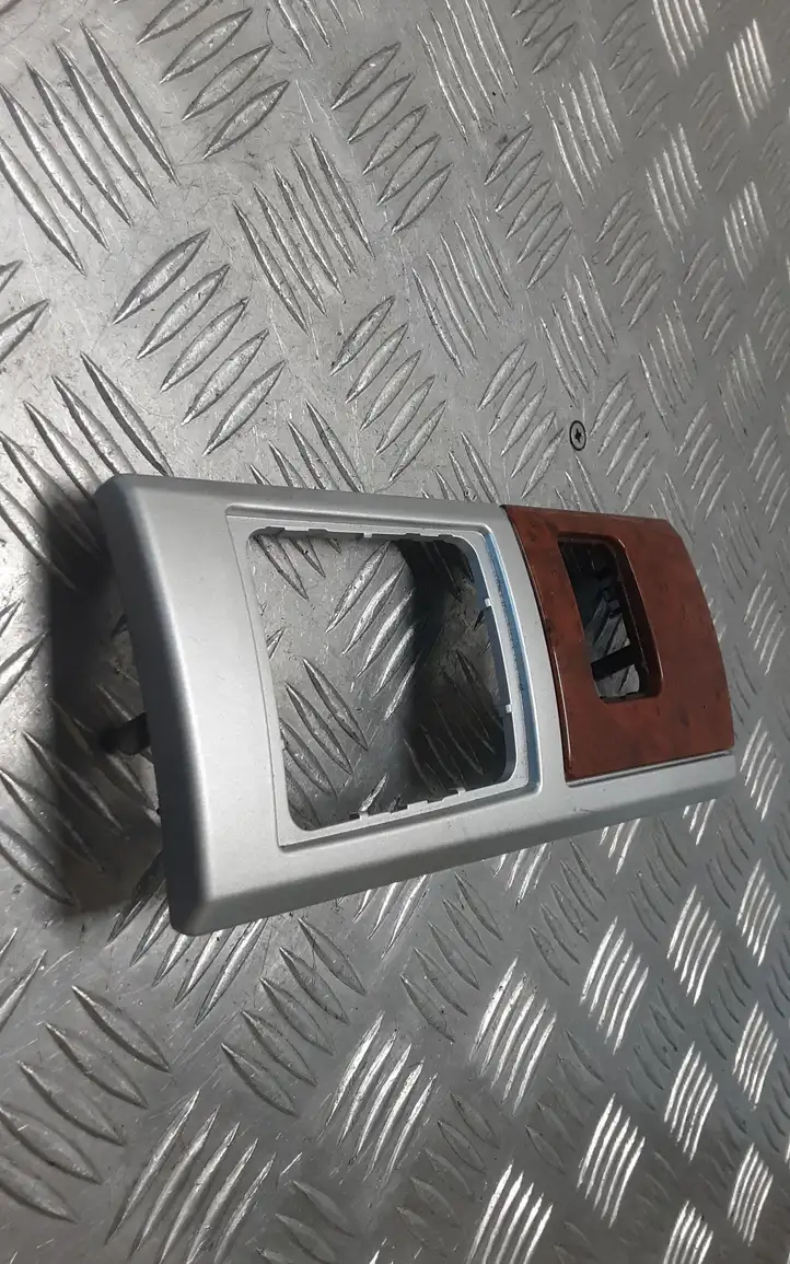 Chrysler Voyager (2007 - 2010)  1DT691AAAA Отделка внутренней панели