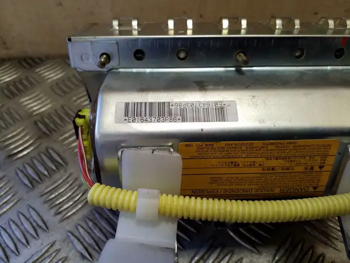 Subaru Forester SG (2003 - 2005) E01643703P86 Подушка безопасности пассажира — фото 3