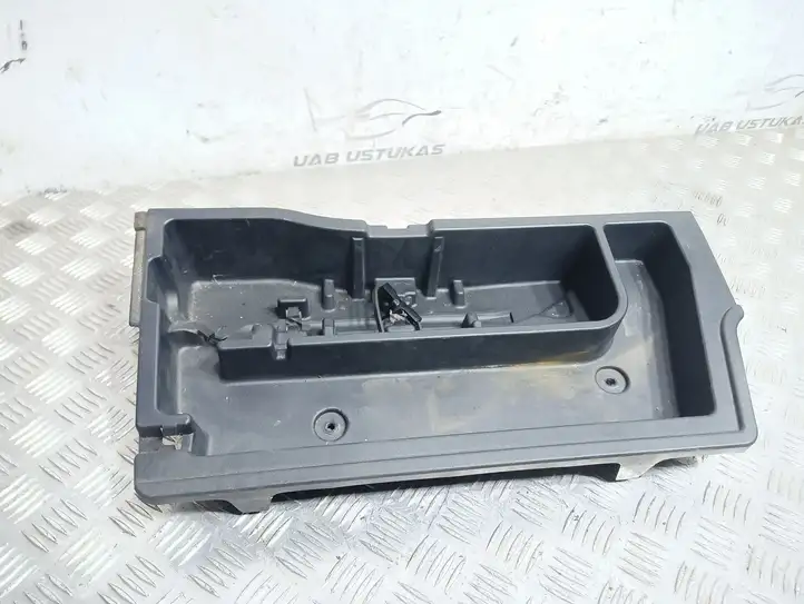 Toyota Corolla E120 E130 (2004 - 2007) 6499513030 Ящик для инструментов — фото 1
