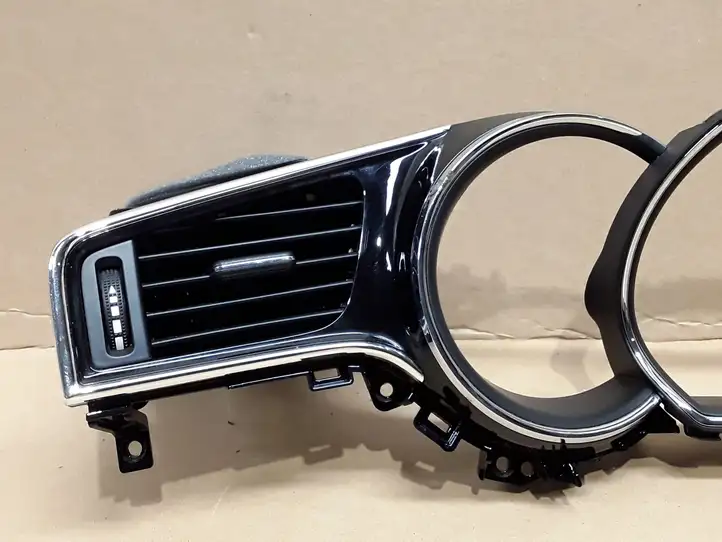 Kia Ceed (2015 - 2018) 97410A2300 Центральный воздушный дефлектор — фото 2