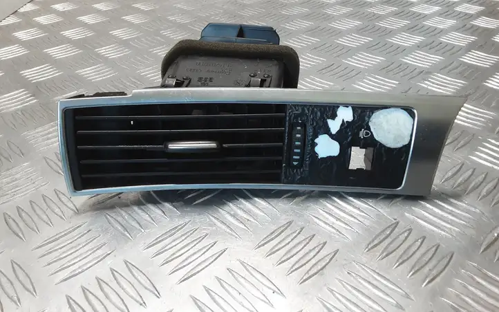 Audi A6 S6 C6 4F (2004 - 2008) 4F1820901D Боковой воздушный дефлектор — фото 1