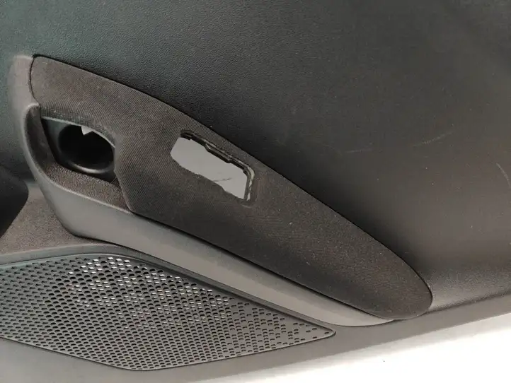 Peugeot 208 (2012 - 2015) 96763549ZD Обшивка задней двери — фото 3