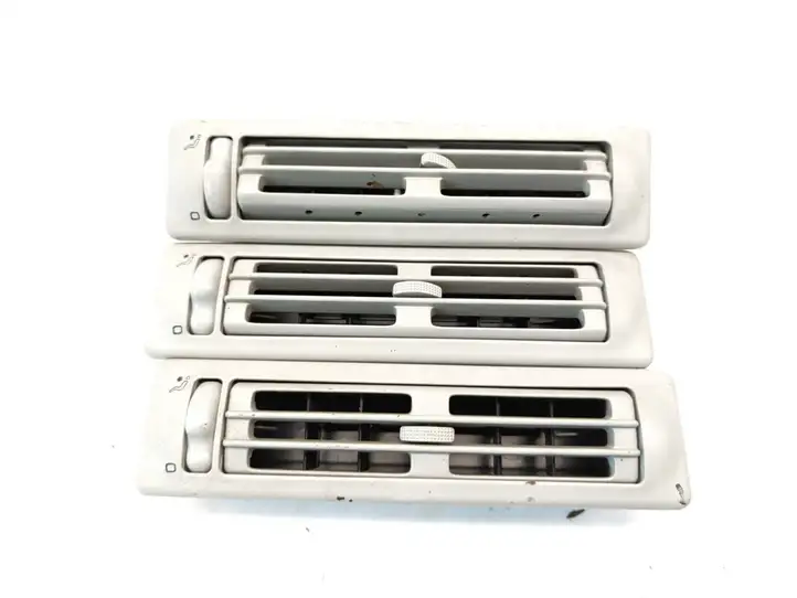 Volkswagen Transporter - Caravelle T4 (1990 - 2003) 703820963 Вентиляционная решетка крыши — фото 1