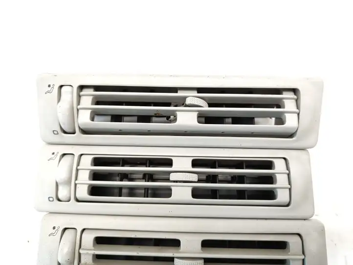 Volkswagen Transporter - Caravelle T4 (1990 - 2003) 703820963 Вентиляционная решетка крыши — фото 3