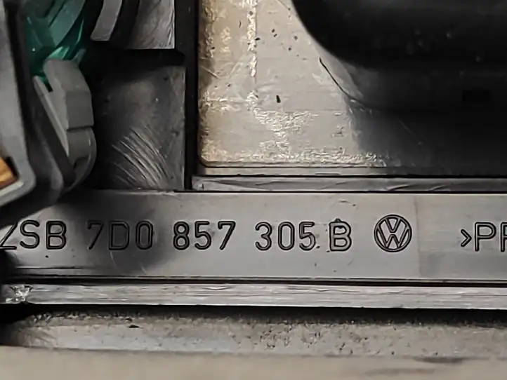Volkswagen Transporter - Caravelle T4 (1990 - 2003) 7D0857305B Передняя пепельница — фото 6