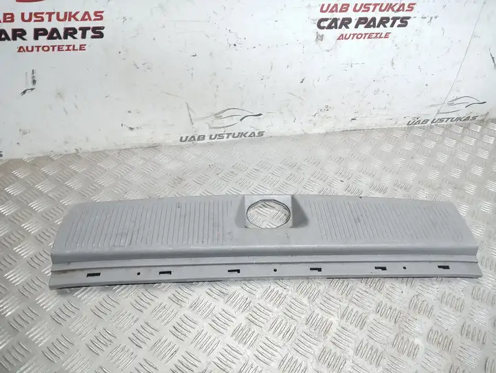 Kia Sorento (2002 - 2006) Отделка порога багажника — фото 2