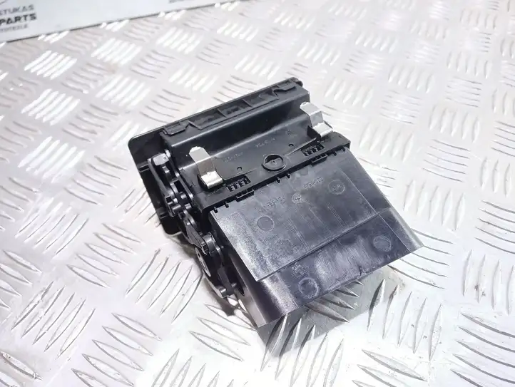 Ford Kuga I (2008 - 2012) 3M51R018B09MFA Боковой воздушный дефлектор — фото 4