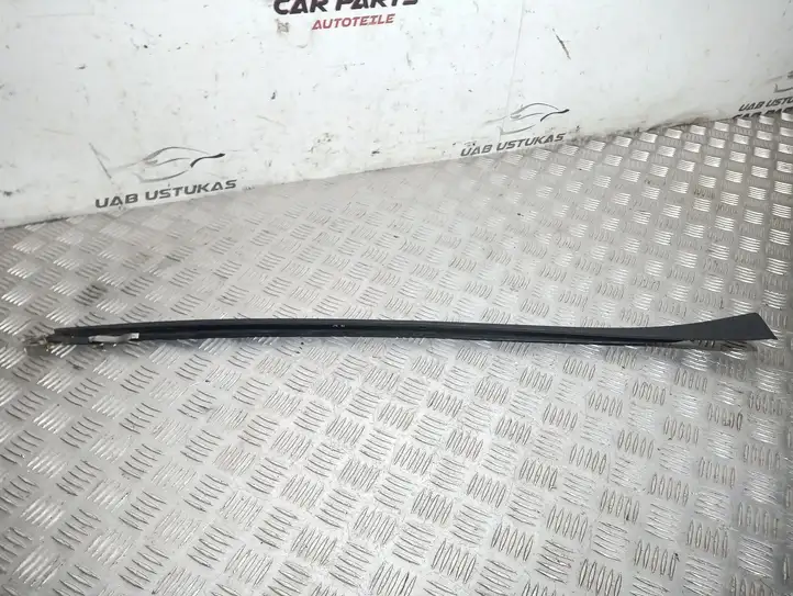 Opel Astra J (2009 - 2012) 13308940 Накладка стоек лобового стекла — фото 2