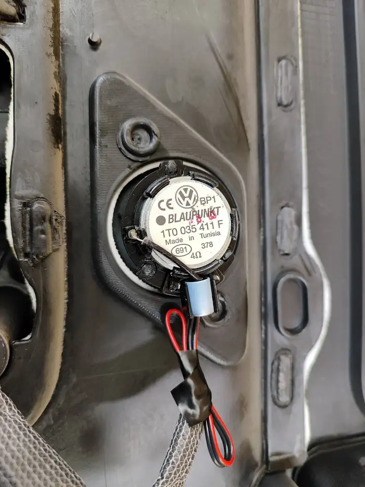 Volkswagen Touran I (2003 - 2010) 1T0867212 Обшивка задней двери — фото 3