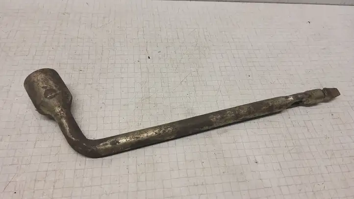 Opel Zafira A (1999 - 2003) Баллонный ключ — фото 2
