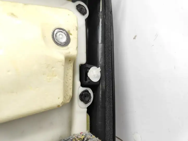 Toyota RAV 4 (XA30) (2006 - 2016)  67778X1B04 Обшивка передней двери