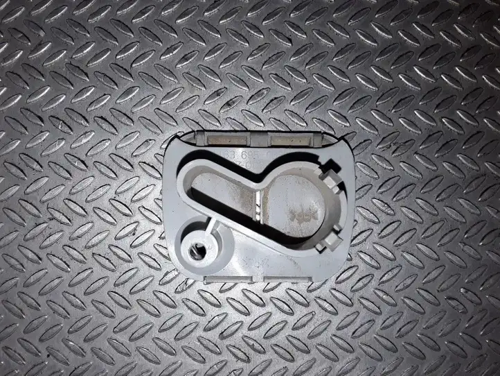 Mercedes-Benz ML W163 (1997 - 2005) A1636950530 Держатель крепления сетки (в потолке) — фото 3