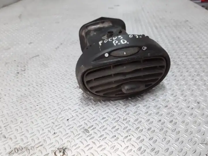 Ford Focus (1998 - 2004) 98AB19893BJW Боковой воздушный дефлектор — фото 1