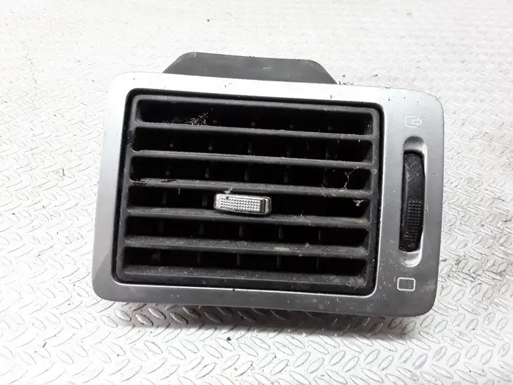 Peugeot 307 CC (2001 - 2005) 9634498977 Боковой воздушный дефлектор — фото 1
