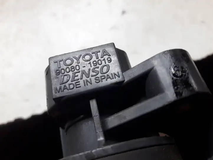 Toyota Corolla Verso E121 (2004 - 2007) 9008019019 Катушка зажигания — фото 2