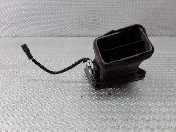 Audi A4 S4 B6 8E 8H (2000 - 2006) 8E0820902F Боковой воздушный дефлектор — фото 3