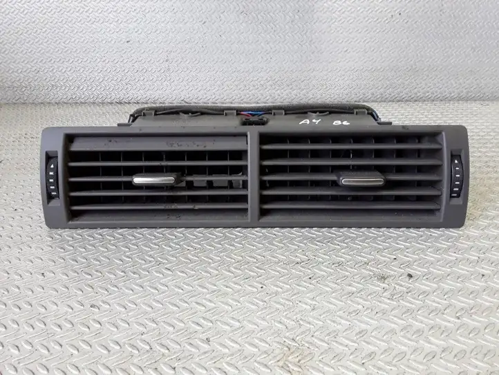 Audi A4 S4 B6 8E 8H (2000 - 2006) 8E0820951 Центральный воздушный дефлектор — фото 1