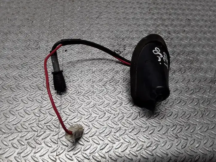 Mitsubishi Colt (2008 - 2012) GPS антенна — фото 1